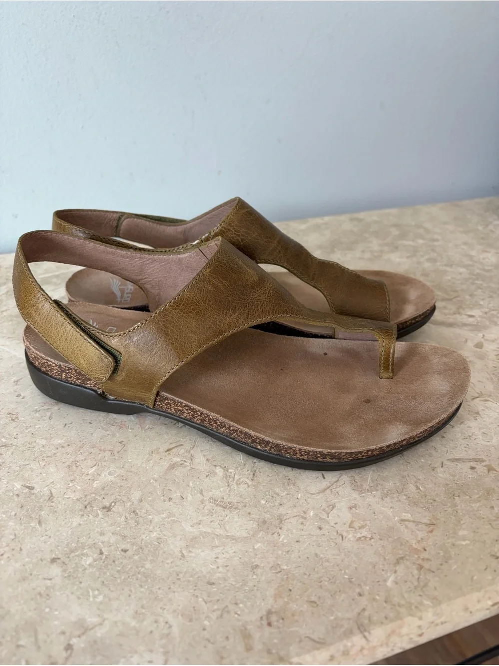 Dansko Reece Sandals Women's 38 / 7.5 Bronze Brown Leather Toe Loop Cork Shoes